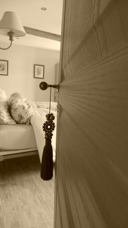 Bed and Breakfast Le Grand Cedre Lolme Номер фото